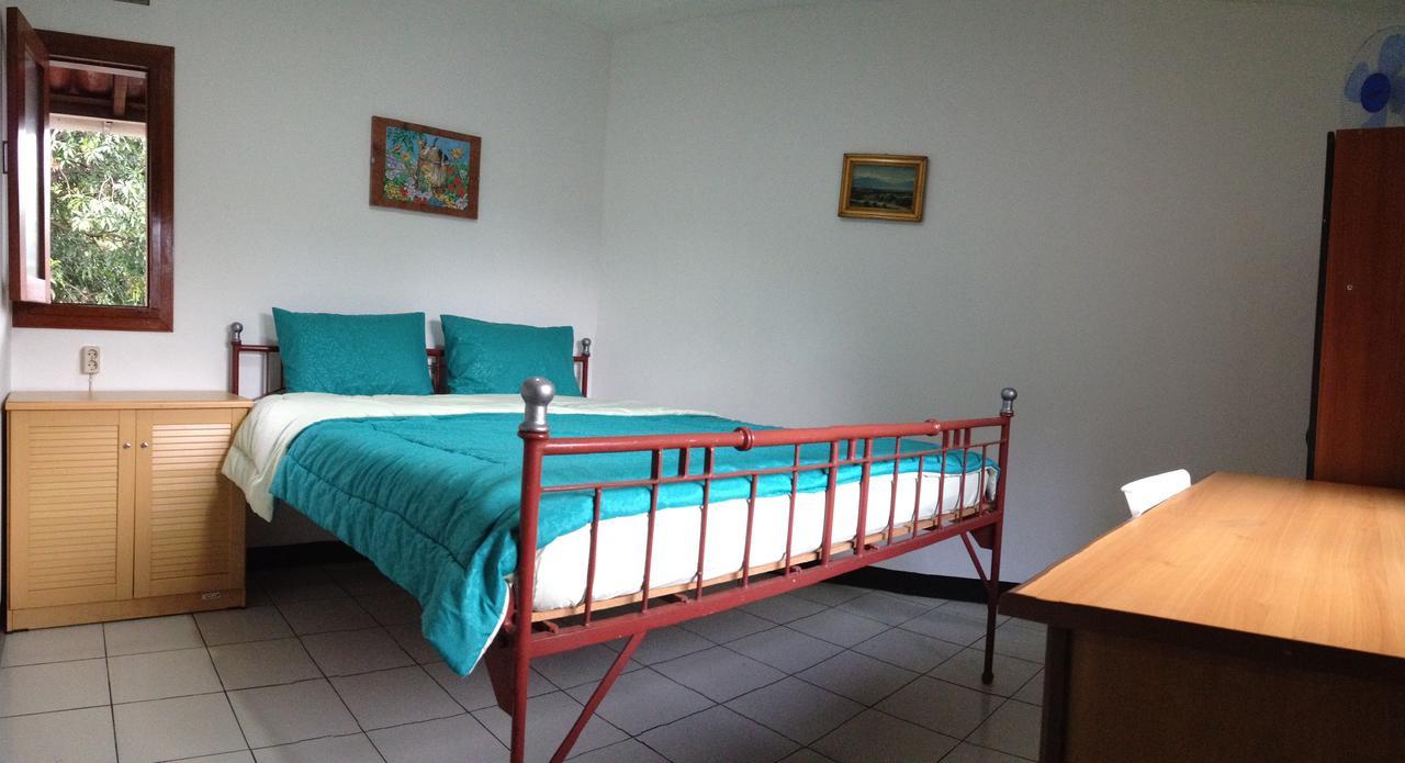 De Riau Guesthouse Bandung Habitación foto