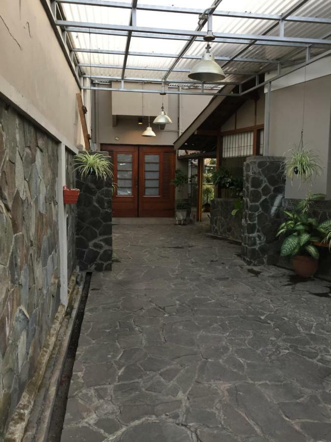De Riau Guesthouse Bandung Exterior foto